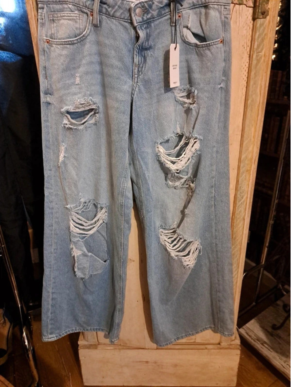 Forever 21 Light Blue Ripped Jeans Sz 28 Low Rise Baggy NWT